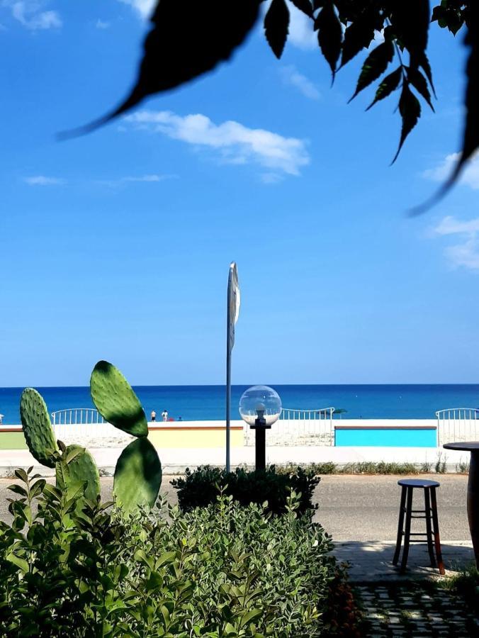Freedom Village Soverato Marina Exterior foto